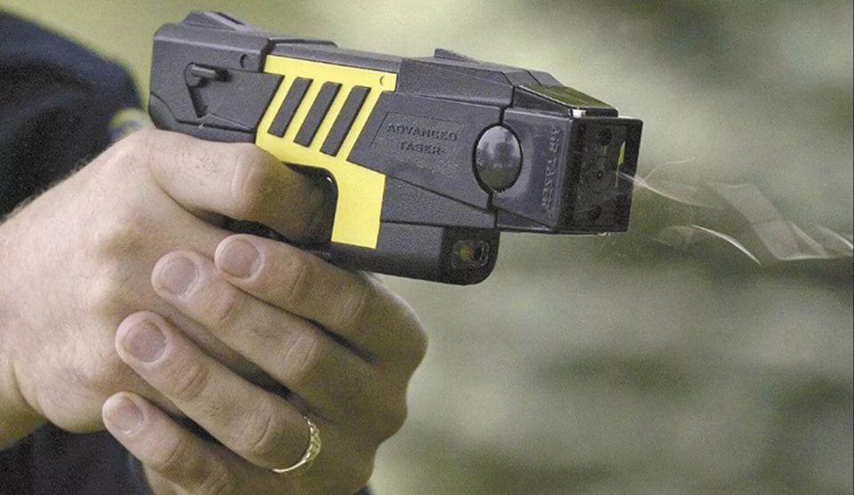 Con polémica, el Gobierno Nacional compró 100 pistolas Taser