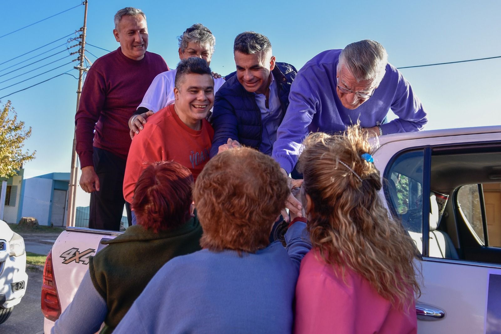 Gioja y Gramajo fueron recibidos por los vecinos de San Martín y Angaco