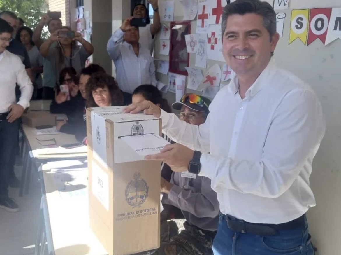 Orrego fue a votar sobre el mediodía y dijo que esto fue sorpresivo y el resultado lo dará la gente 