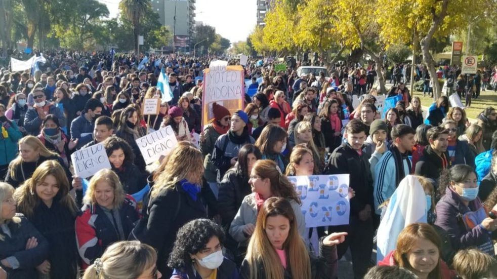 Docentes autoconvocados buscan una nueva negociación salarial