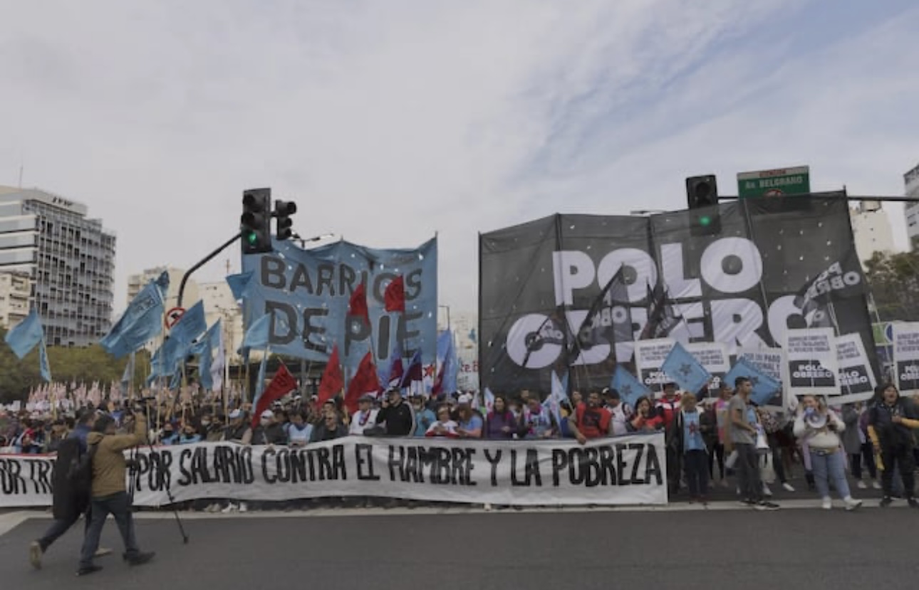 El Gobierno habilitó la línea 134 para que beneficiarios de planes sociales denuncien amenazas de los dirigentes piqueteros