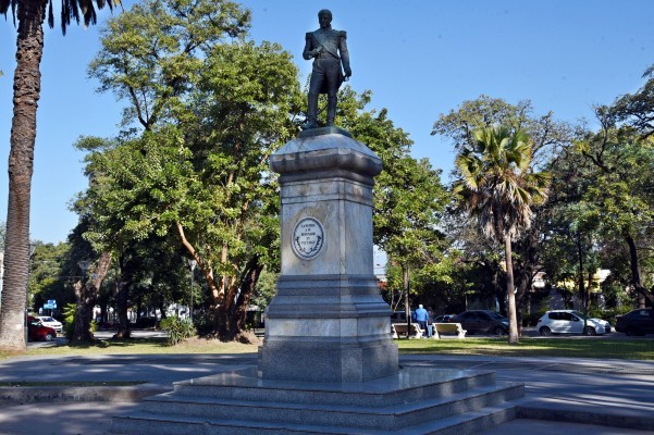 Cómo funcionan los servicios en San Juan en el Día de la Bandera