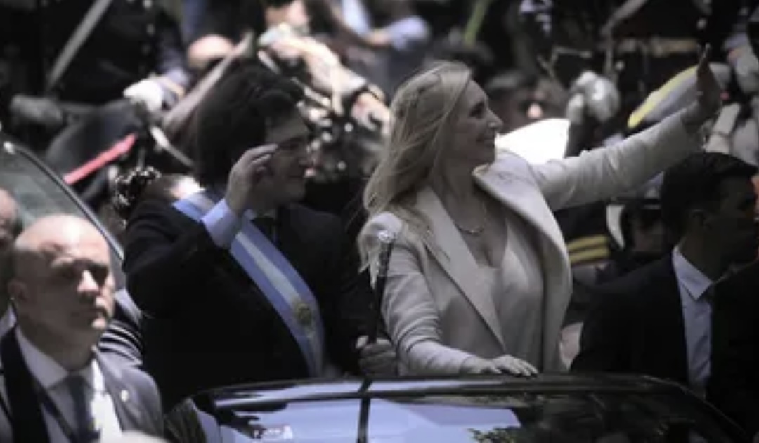 Para que pueda asumir su hermana Karina, Javier Milei modificó un decreto que impedía nombrar familiares en cargos públicos