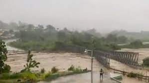 El huracán Fiona dejó a todo Puerto Rico sin luz y con rÃos desbordados