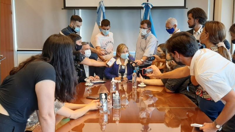 Los gremios docentes pidieron que el primer aumento sea el más fuerte