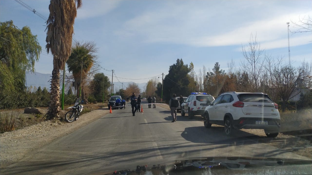 Una joven motociclista murió tras chocar con una camioneta en Pocito