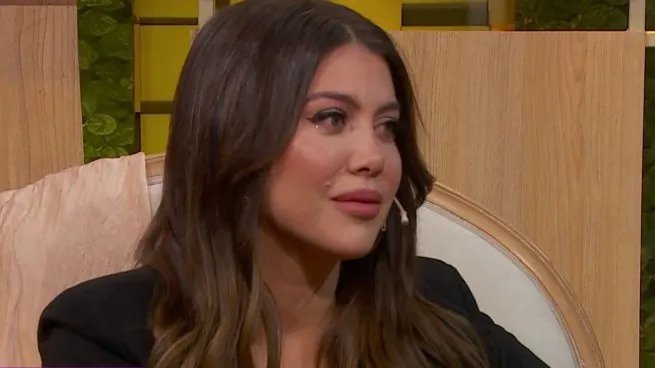 Wanda Nara llegó a Turquía con su familia: al bajar del avión se emocionó