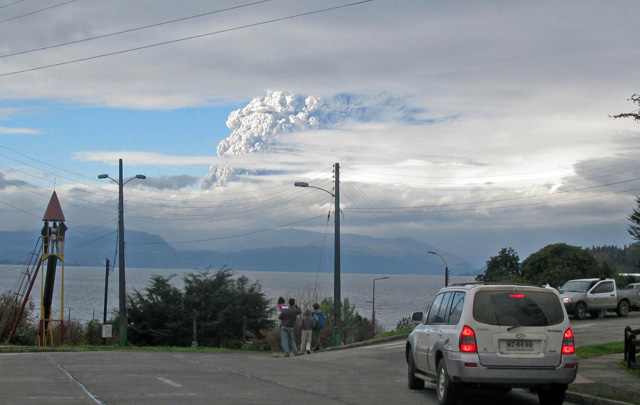 La lluvia de cenizas cancela vuelos a Bariloche y Esquel