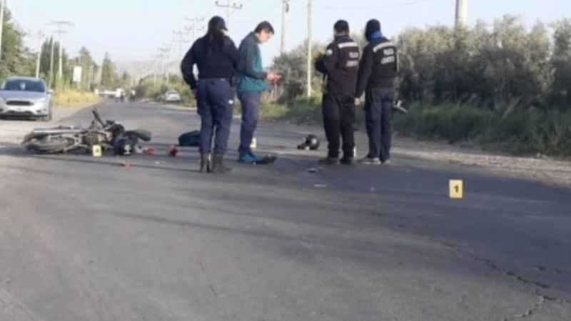 Un motociclista está grave por brutal choque