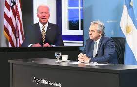 El Presidente le pidió a Biden extender plazos para pagar deuda Al FMI