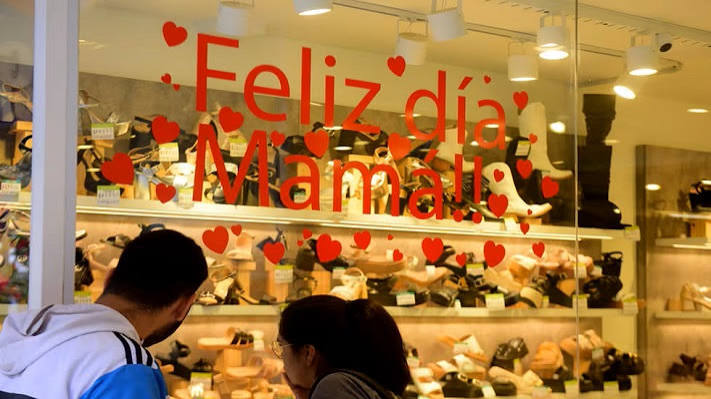 Las ventas por el Día de la Madre cayeron en San Juan y crece la preocupación entre los comerciantes