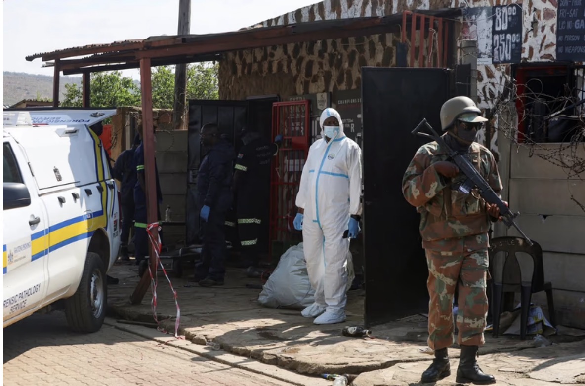 Dos tiroteos en Sudáfrica dejaron 27 muertos y 26 heridos: buscan a los responsables