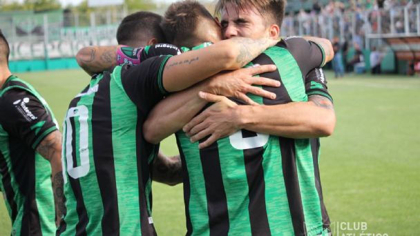 San MartÃn se floreó ante Dálmine: 4 a 0 en su casa