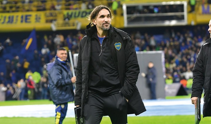 Diego Martínez fue presentado oficialmente en Boca Juniors tras dejar de ser el entrenador de Huracán