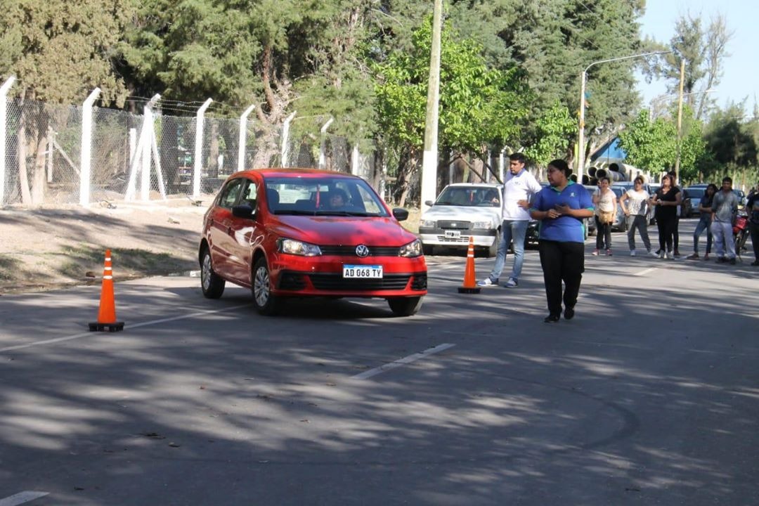 Carnet de conducir: buscan unificar el de auto y moto