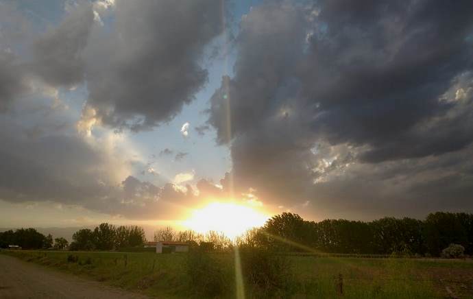 Máxima de 35° y probabilidad de tormentas para este viernes