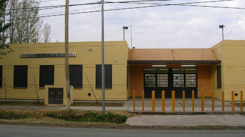 En una travesura, dos alumnos consumieron pastillas y fueron internados