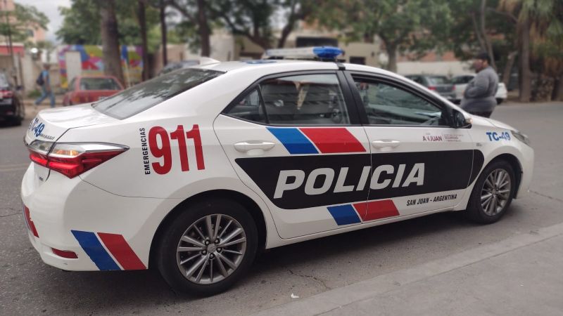 Un preso casi ahorca a un policía en un Centro de Salud