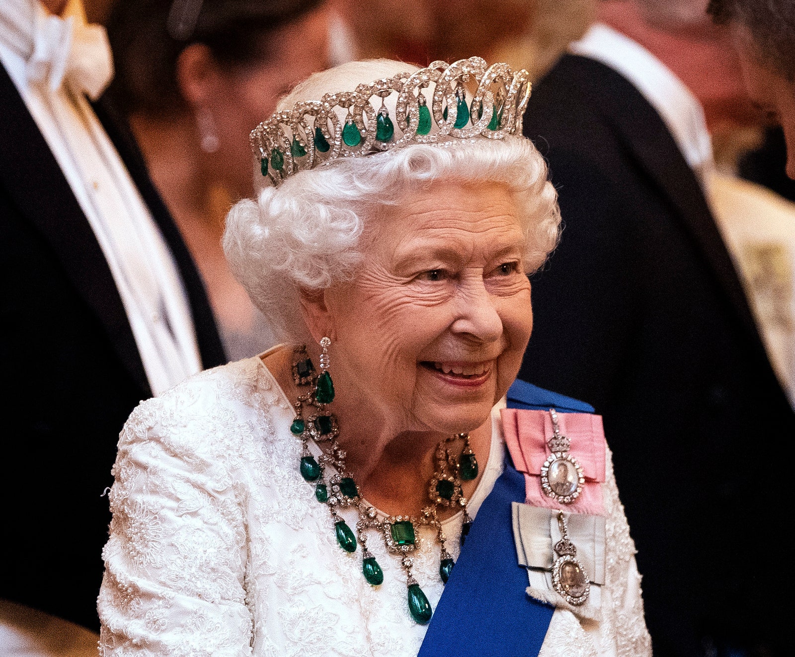 La reina Isabel II tiene COVID-19