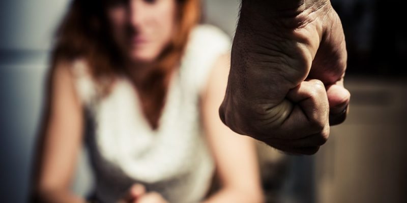 Detuvieron a un hombre por golpear salvajemente su ex pareja
