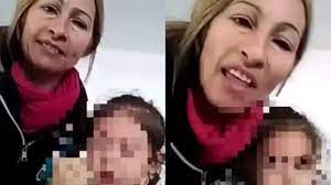 Una mujer golpeó a su hija de 3 años para extorsionar a su ex, quedó grabada