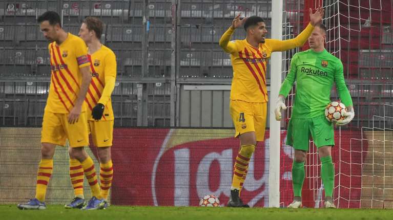 El Barcelona sufrió una dura goleada ante el Bayern Múnich y quedó eliminado en la fase de grupos de la Champions por primera vez en 20 años