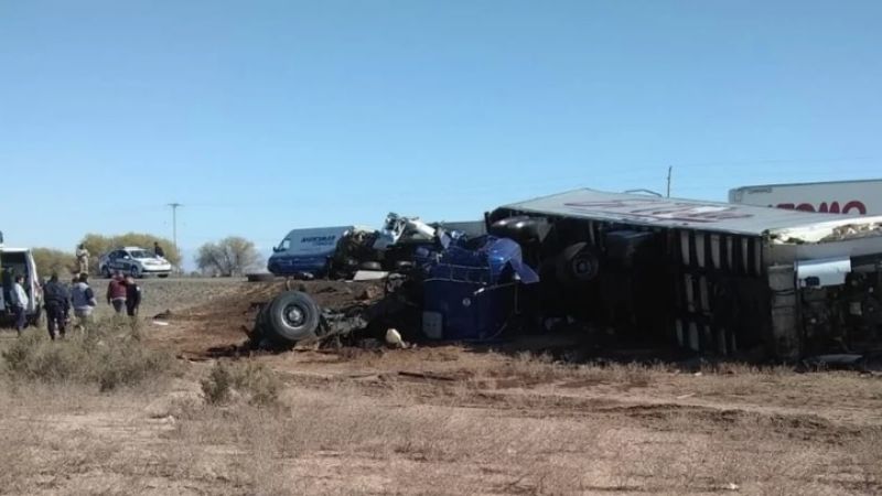 Chocaron tres camiones y murieron dos personas en plena ruta 40