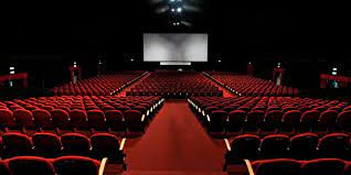 Italia espera habilitar el 100% de capacidad en cines y teatros