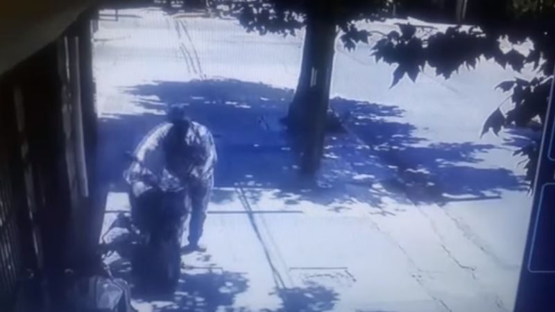 Fue a trabajar en su moto y se la robaron