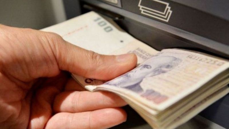 Salario mínimo: por primera vez en casi 20 años podrían aumentarlo por decreto
