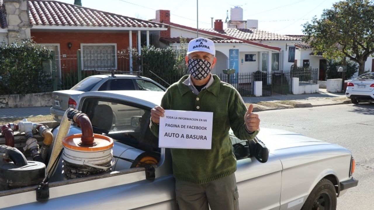 Volver al Futuro: Un argentino hizo realidad el De Lorean y pasea en un auto a basura