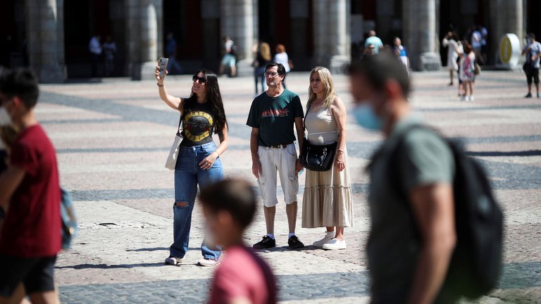 España vive su primer día sin mascarilla obligatoria al aire libre