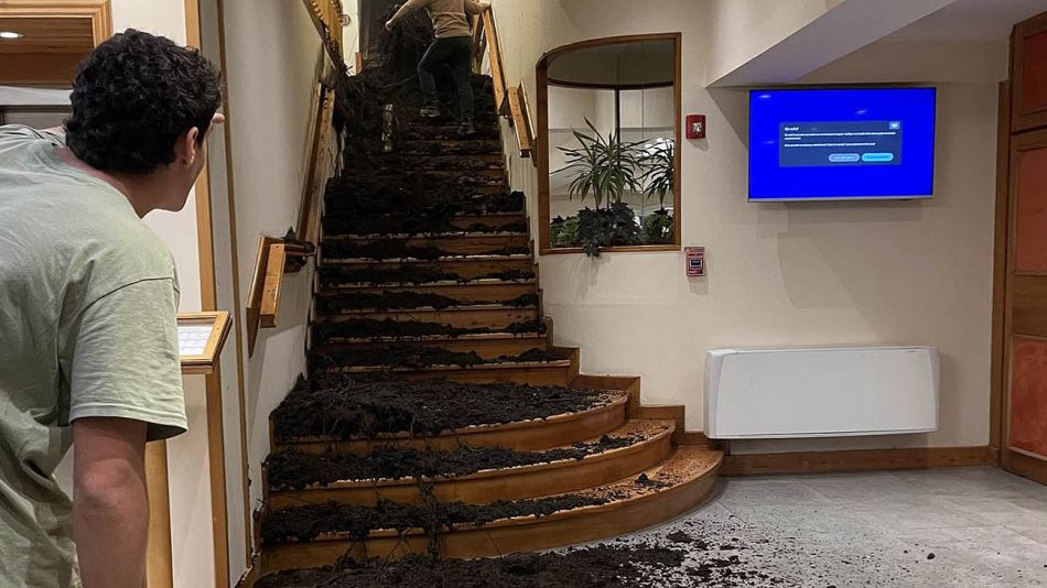 Alud dentro de un hotel en Bariloche: falleció un turista y continúa la búsqueda de huéspedes