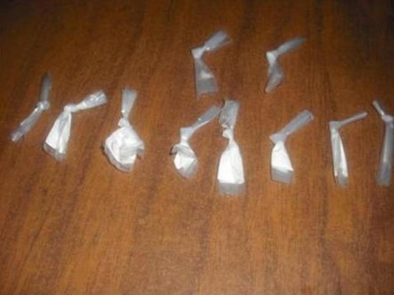 Sacó su carnet de conducir y se le cayeron bolsitas con cocaina: terminó detenido