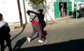 Una alumna internada por una feroz pelea a la salida de una escuela