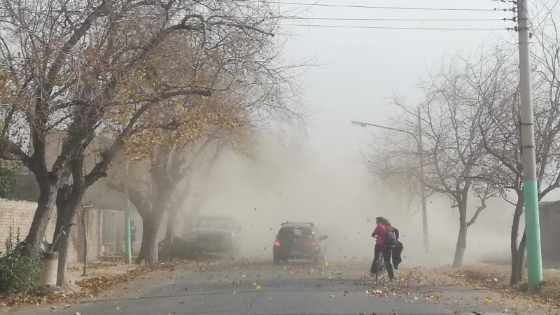 Alerta amarilla por viento Zonda este martes