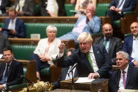 Boris Johnson se "Terminator" en su cargo y dijo: "Hasta la vista, Baby"