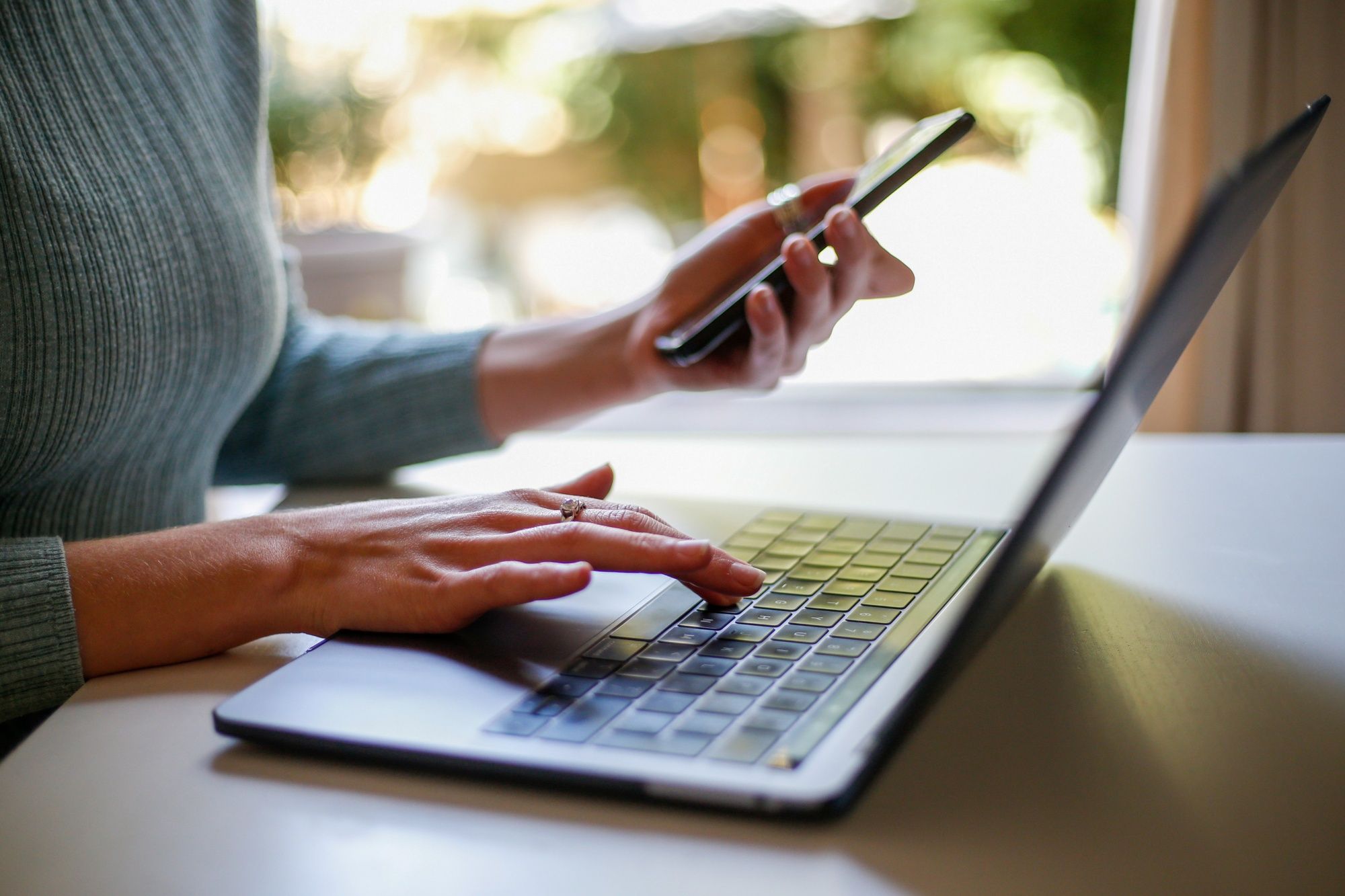 El ENACOM autoriza una suba de 29,6% en telefonía, internet y TV
