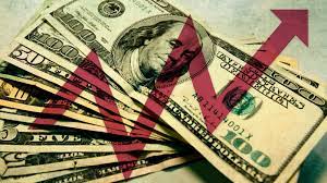 El dólar blue sigue haciendo historia: cerró el viernes en $273
