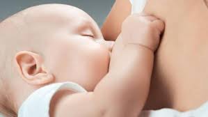 La leche materna de vacunadas contra el Covid transfiere inmunidad a bebés