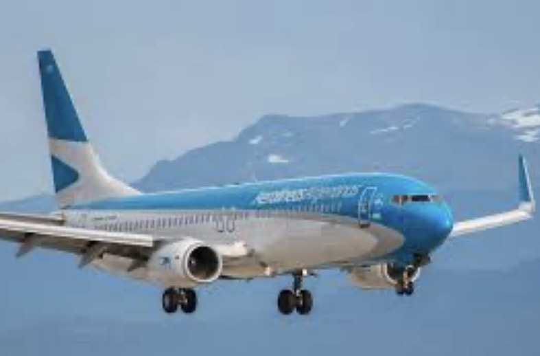 Jubilados y pensionados tendrán un descuento del 20% en pasajes de AerolÃneas Argentinas