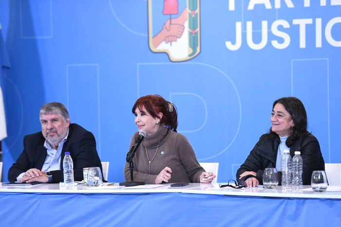 Cristina Kirchner encabezó una cumbre del PJ con el objetivo de "conformar una propuesta a nivel nacional"
