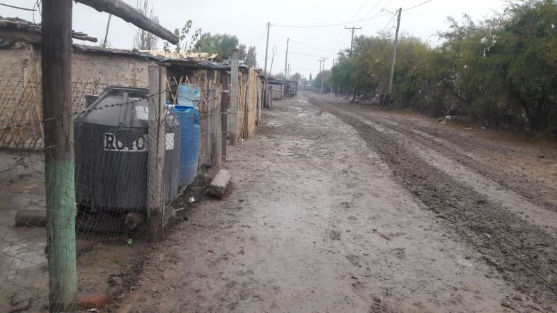 Por la lluvia ya asistieron a unas 15 familias