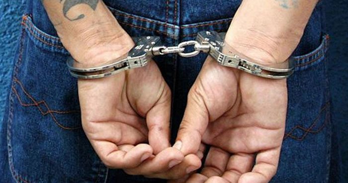 Un hombre fue detenido en un conocido boliche por causar disturbios