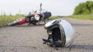 Perdió el control de su moto y cuatro días después falleció por los golpes