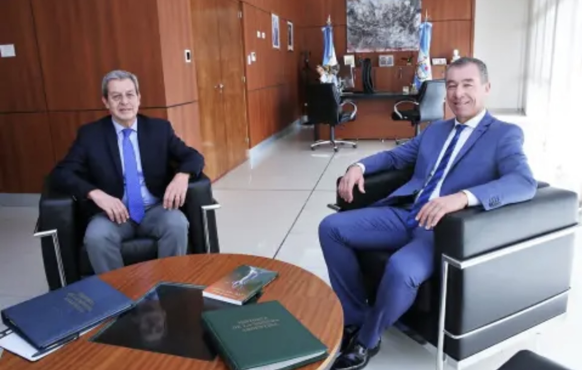 Gattoni se reunión con Martín para comenzar con la transición 