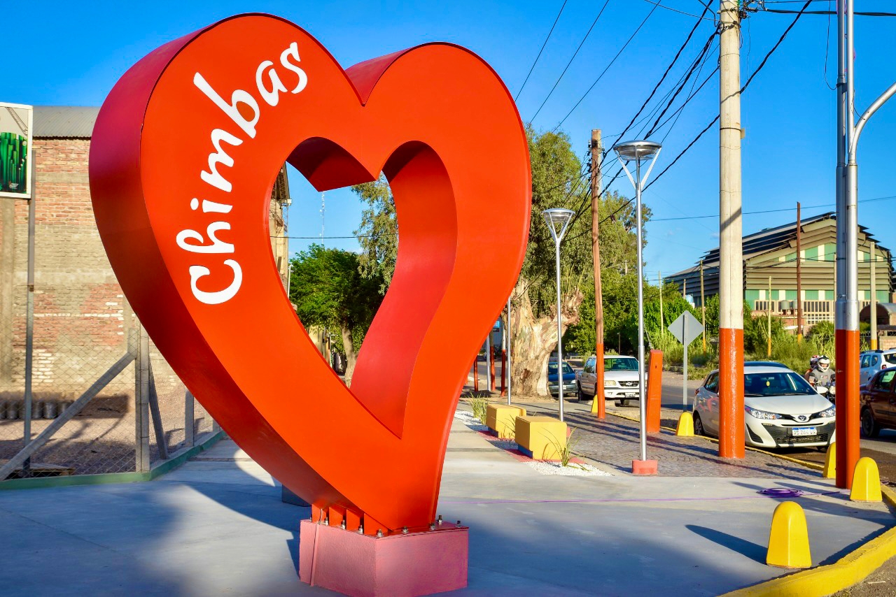 Para recibir el 2023, Chimbas inauguró un nuevo portal de ingreso