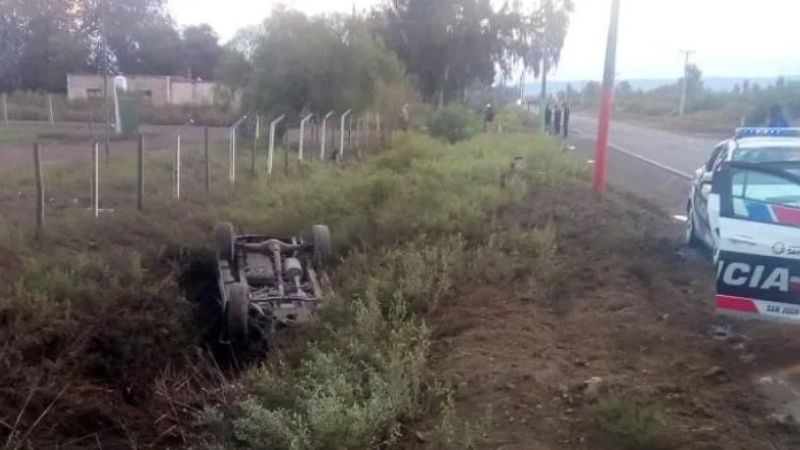 Cuatros sanjuaninos volcaron cuando volvían de ver "La Renga": dos están internados