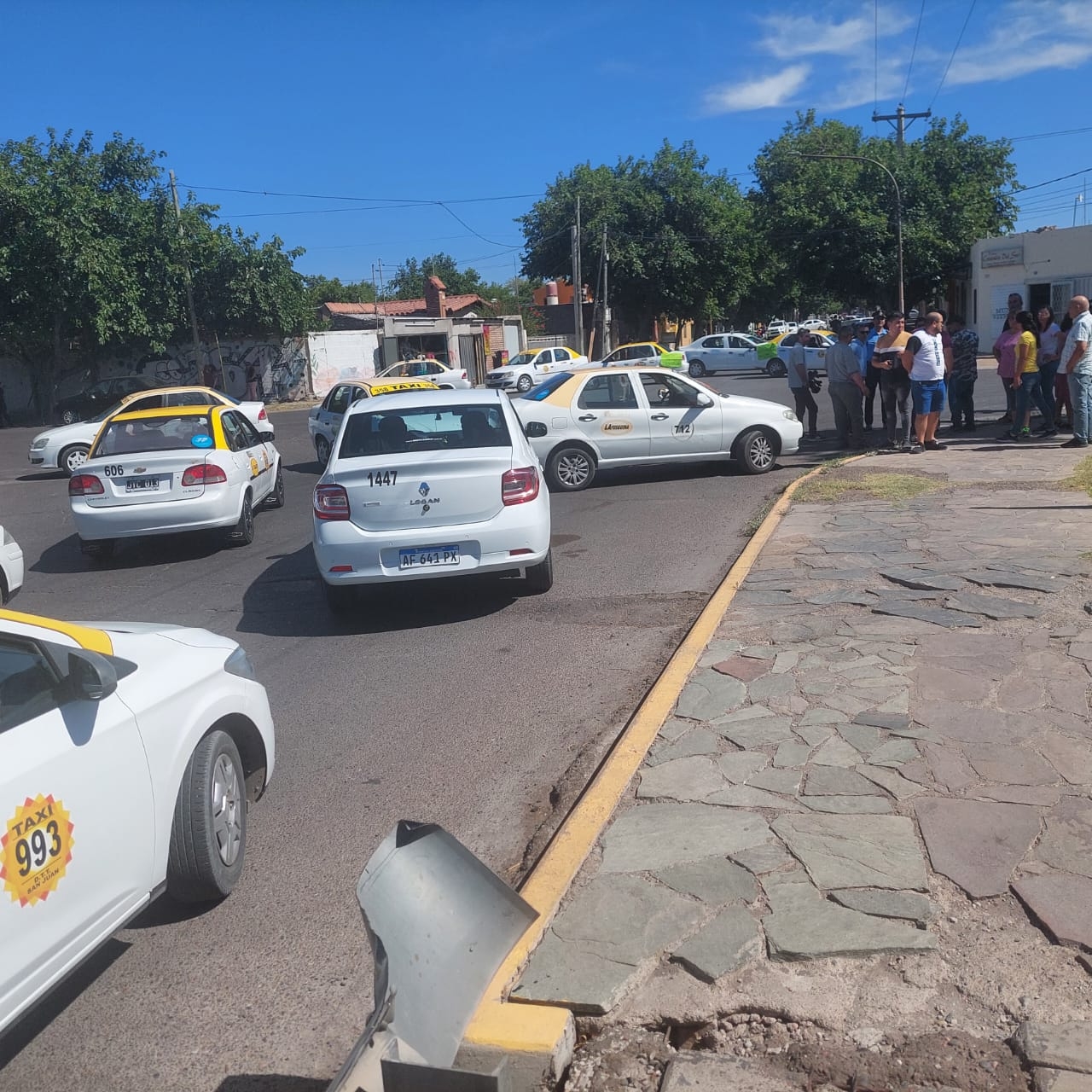 Taxistas y remiseros reclaman seguridad urgente para trabajar