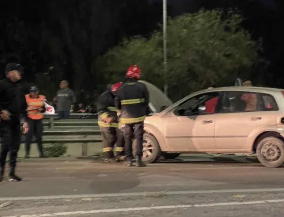 Una mujer en grave estado luego de protagonizar un fuerte accidente en la Circunvalación 